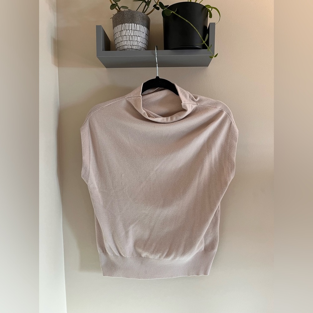 Elegant Women's Turtleneck Sweater in Soft Beige